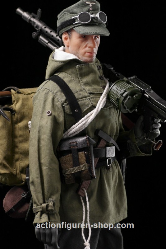 TTL9007-21z Deutscher Gebrigsjäger mit MG34
