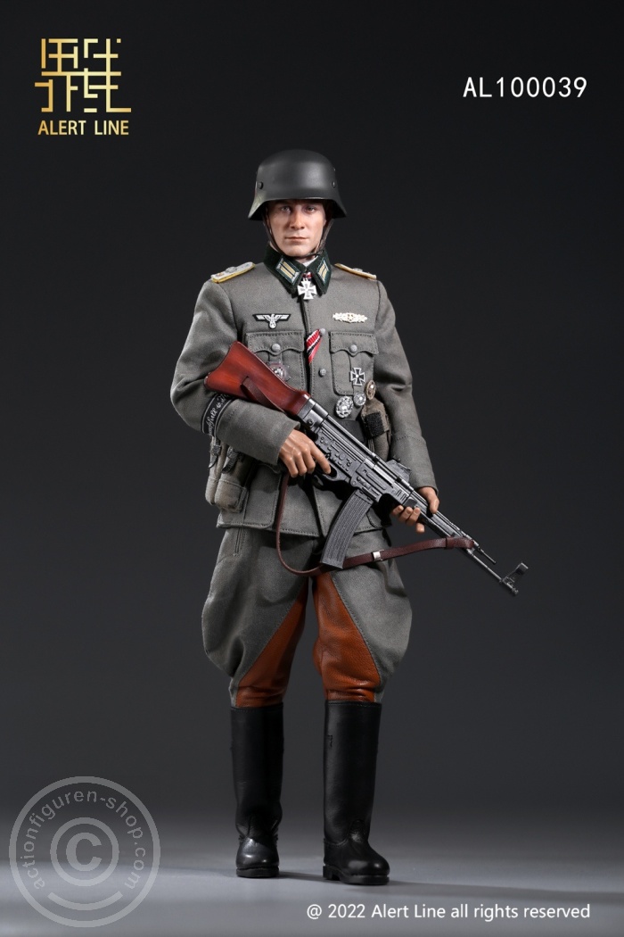 WWII German Cavalry Officer - Florian Geyer WWII German Cavalry Officer - Florian Geyer