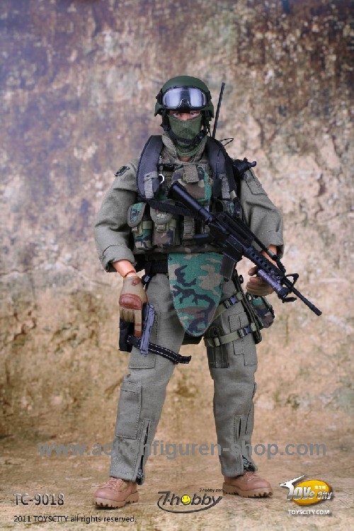 TTL9018-05 US Navy Corpsman - Joint Operation