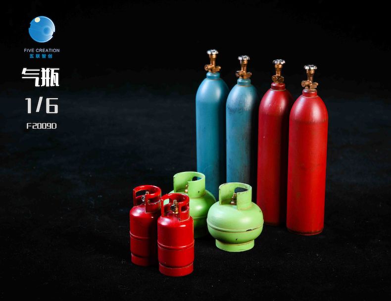 8 Gas Bottles mid/small