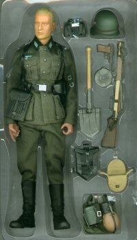 70154_falknerboxinnen_p2aCchLyvb3F43P Leutnant Falkner