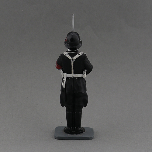 lah025-04DzsQzG5oUZJzy Presenting Arms - damaged