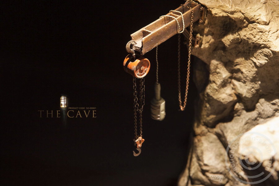 SO00001-02 The Cave Diorama