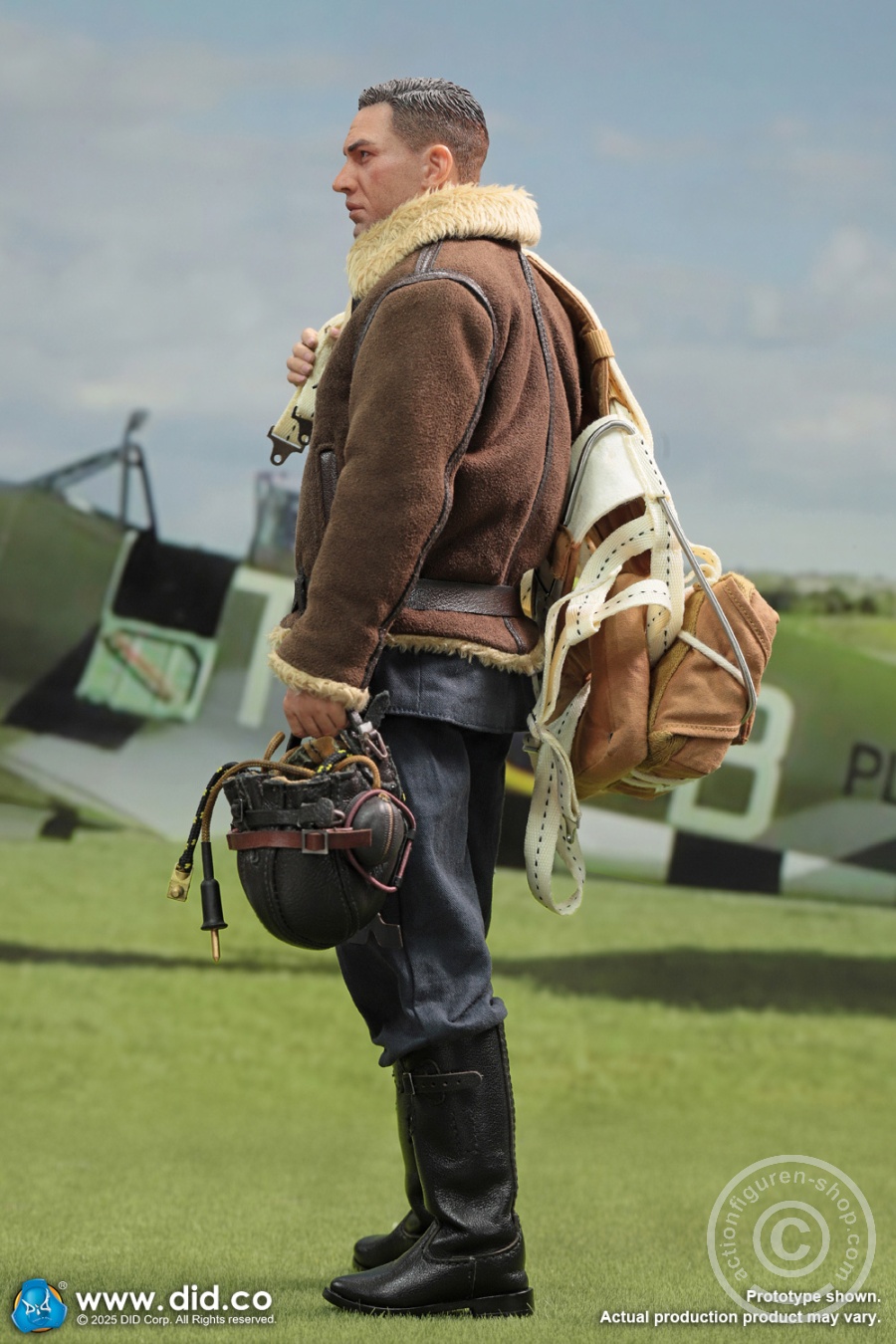 Tom - WWII British Pilot Squadron Leader - in 1/6 scale Tom - WWII British Pilot Squadron Leader - in 1/6 scale