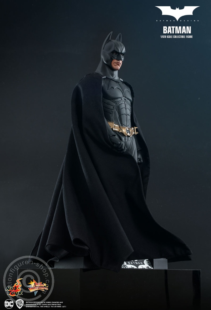 Batman Begins - Batman - Hot Toys Exclusive