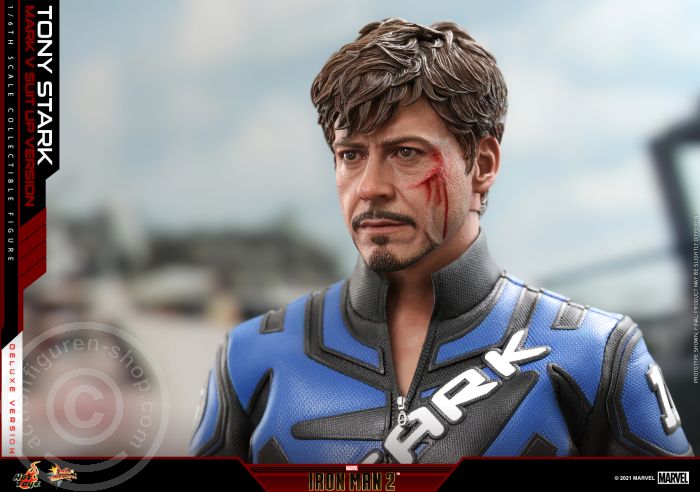 Iron Man 2 - Tony Stark (Mark V Suit up Version) - Deluxe Version - MMS600 Iron Man 2 - Tony Stark (Mark V Suit up Version) - Deluxe Version - MMS600