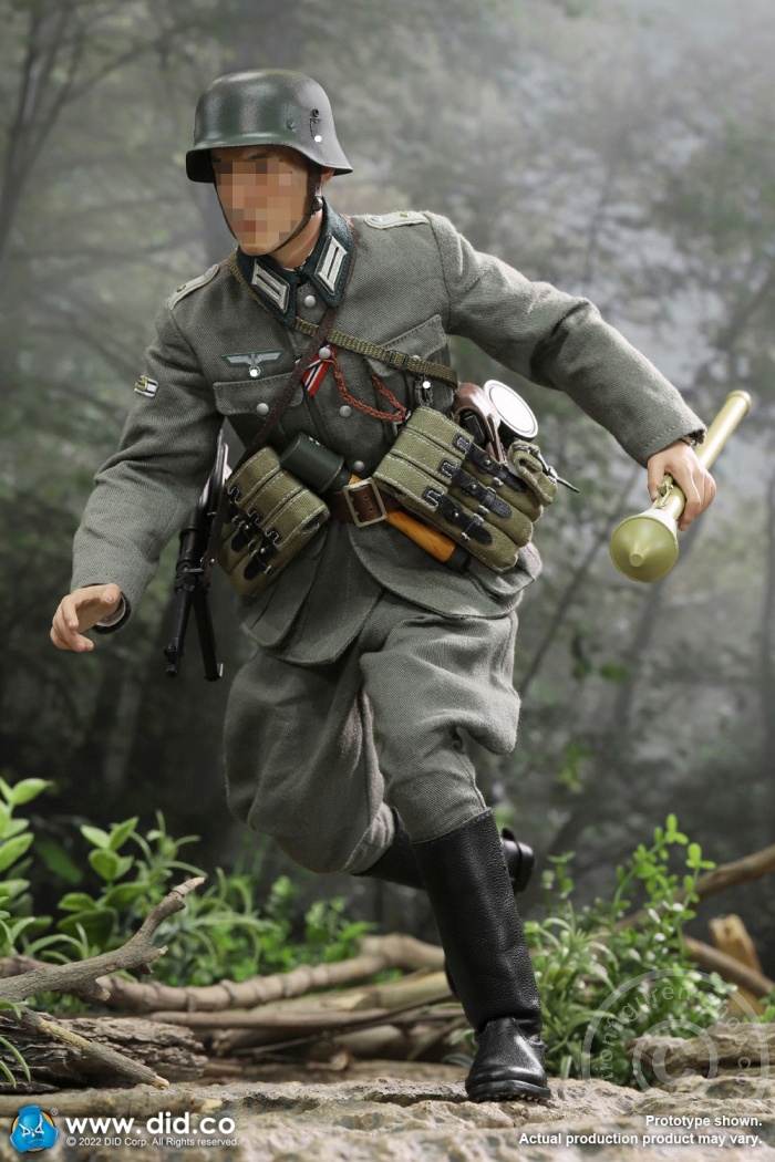 80159-26 Winter - WWII German Wehrmacht Infantry Oberleutnant