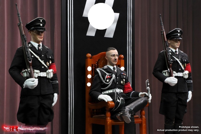 HL648-14 WWII - German Chair Diorama