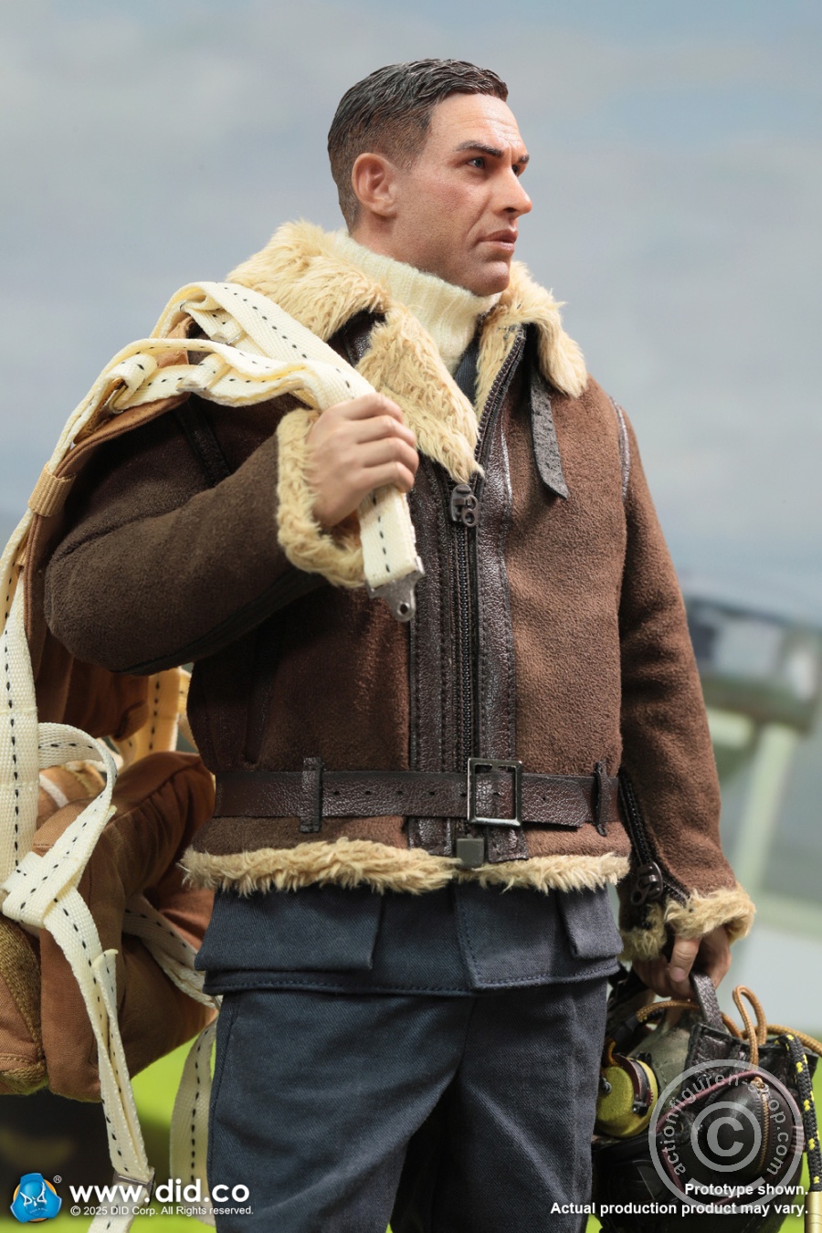 Tom - WWII British Pilot Squadron Leader - in 1/6 scale Tom - WWII British Pilot Squadron Leader - in 1/6 scale