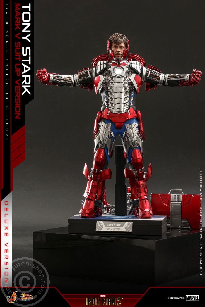 Iron Man 2 - Tony Stark (Mark V Suit up Version) - Deluxe Version - MMS600 Iron Man 2 - Tony Stark (Mark V Suit up Version) - Deluxe Version - MMS600