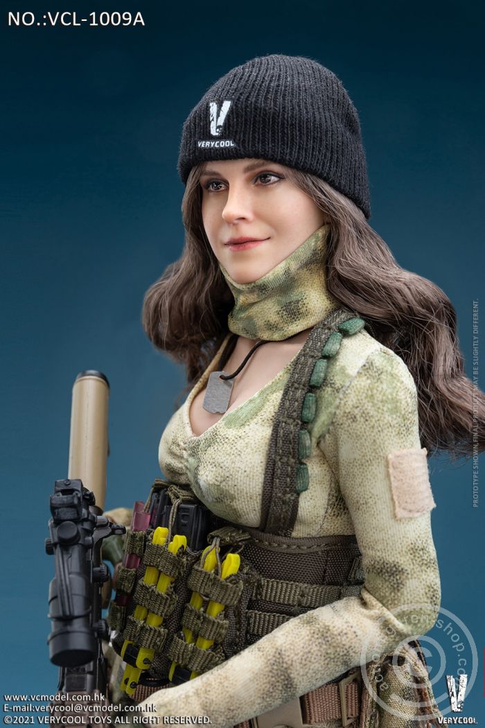 Emma - Brown curly Hair