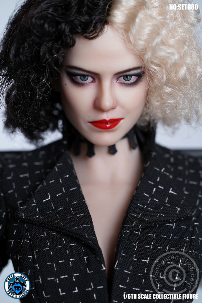 Cruella - Head and Outfit Set Cruella - Head and Outfit Set