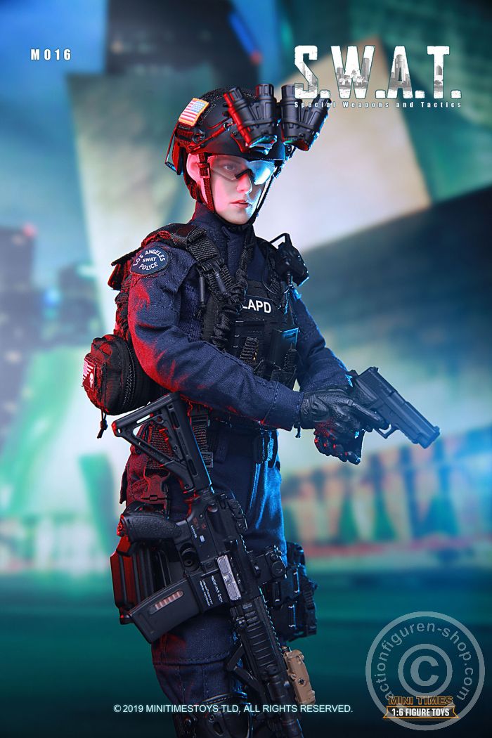 SWAT - Female LAPD Officer