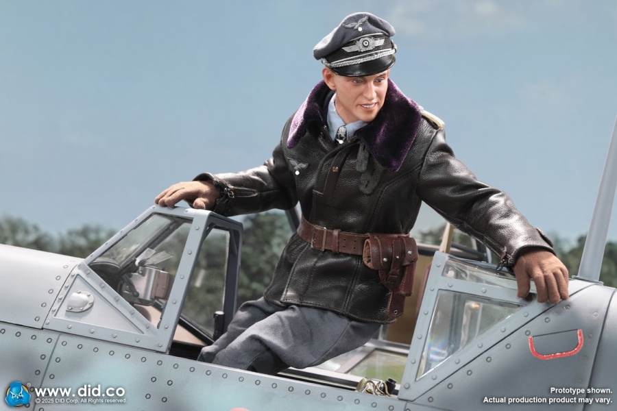 Erich Hartmann - WWII German Luftwaffe Ace Pilot - in 1/6 scale Erich Hartmann - WWII German Luftwaffe Ace Pilot - in 1/6 scale