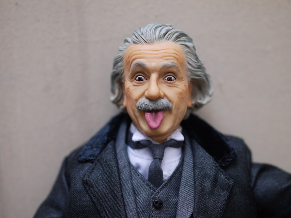 H2W-AE2-17 Albert Einstein 1879 - 1955