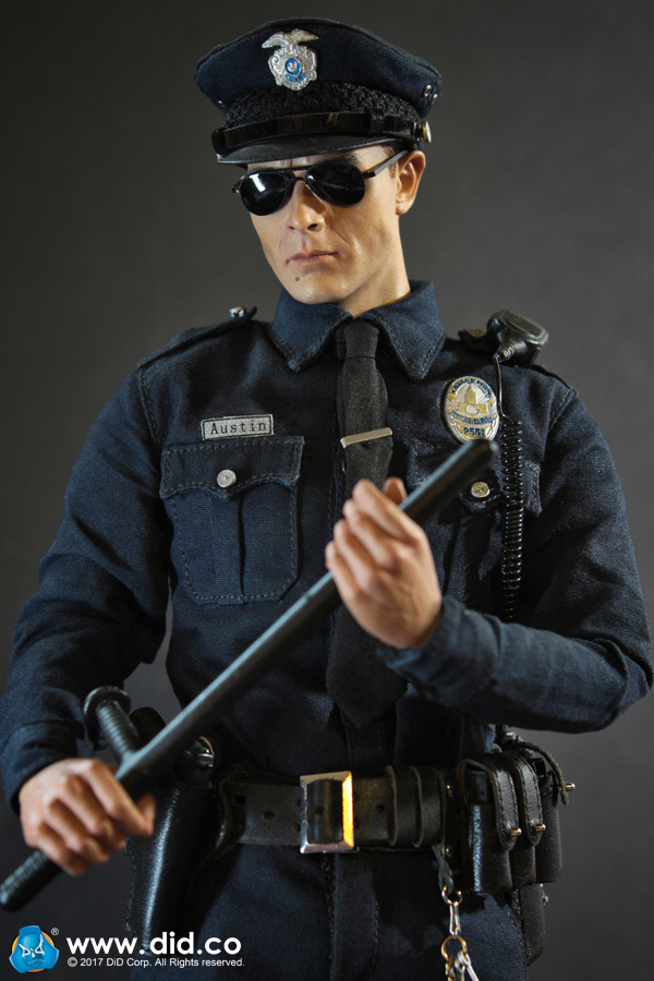 MA1009-17 LAPD Patrol - Officer Austin