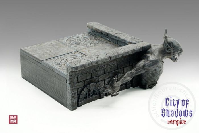 ToyN-001-02 City of Shadows - Vampire Diorama