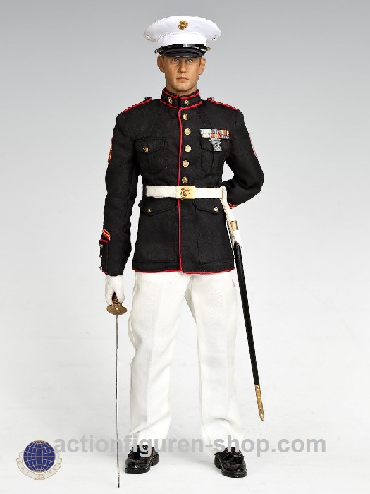 CAL8013-18 U.S. Marine Corps in Parade Uniform w/ M1 Garand
