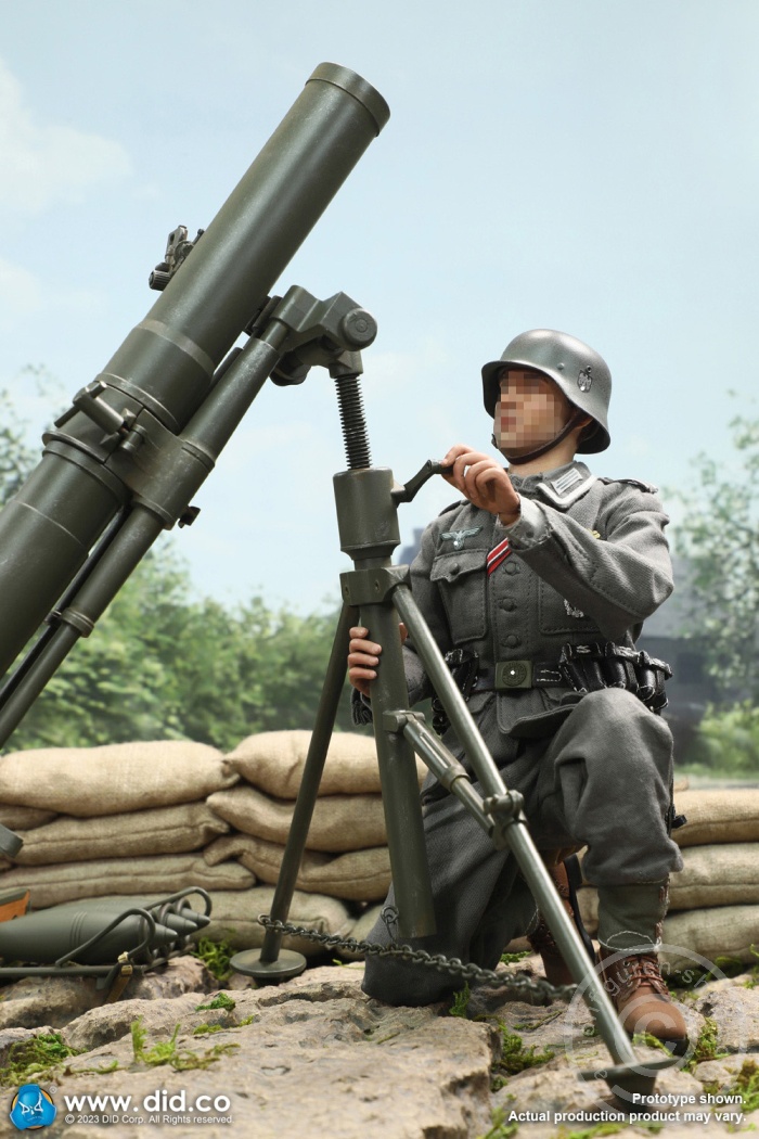 German 12cm Granatwerfer 42 mortar (green) - WW II German 12cm Granatwerfer 42 mortar (green) - WW II