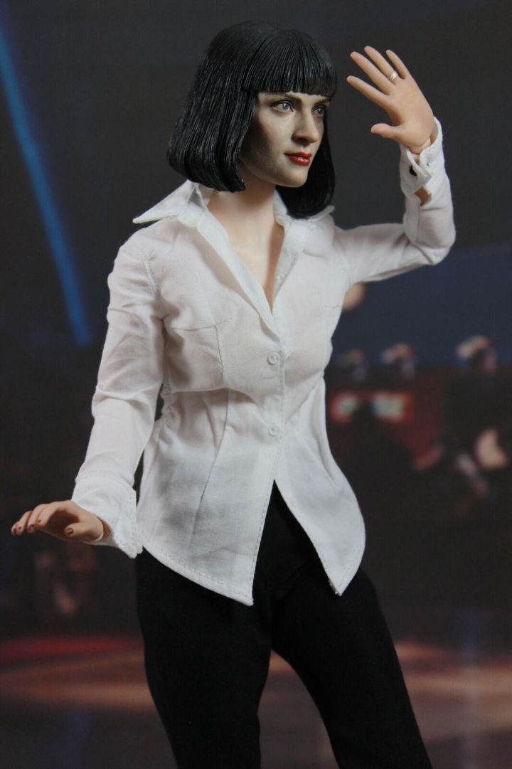 IMM023-06 Dancing Girl - Mia Wallace