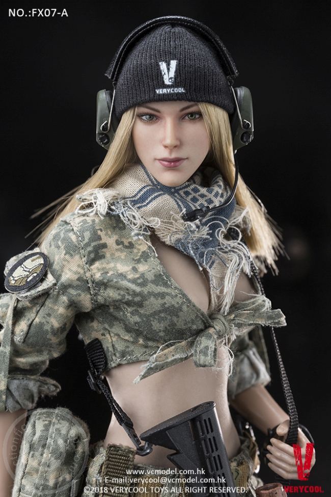 VCFX07A-08 Female Body with Head - gold-blonde glatte Haare