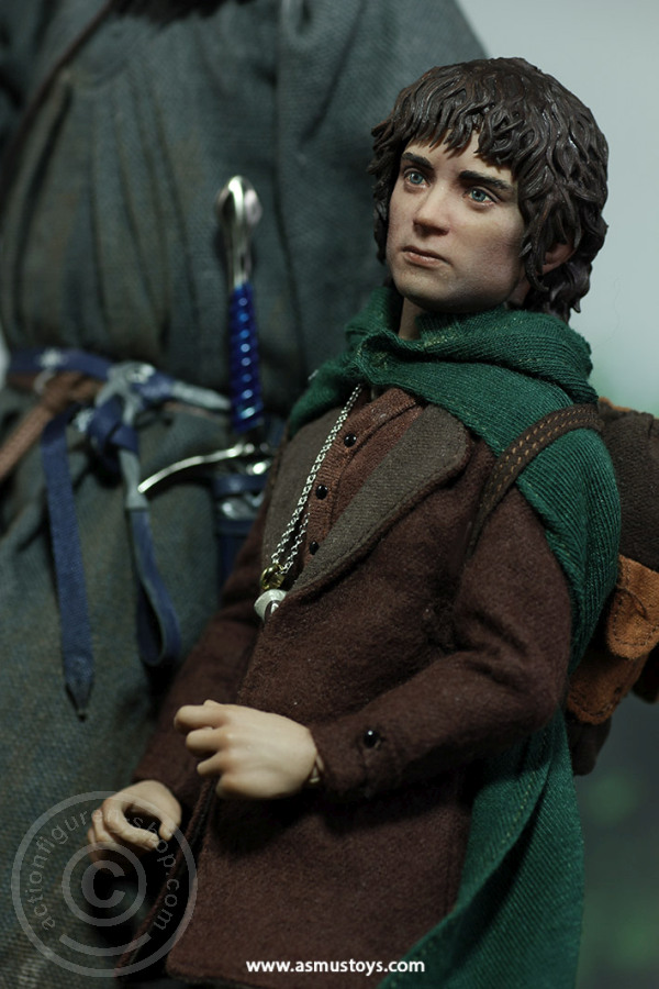 AST039-01 Frodo - LOTR