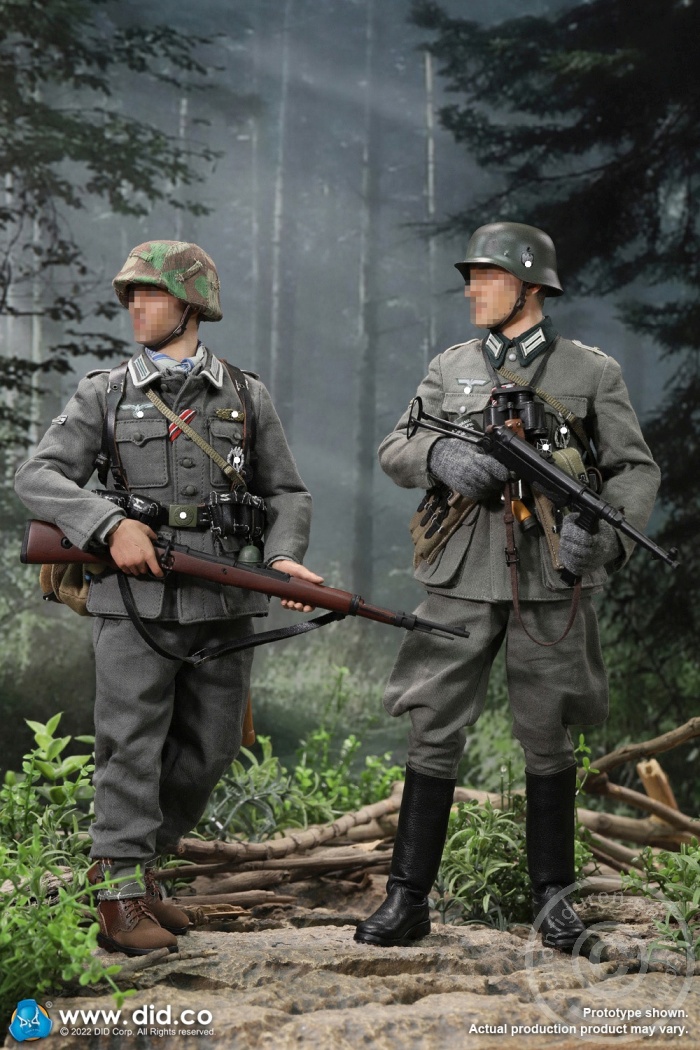 80159-05 Winter - WWII German Wehrmacht Infantry Oberleutnant