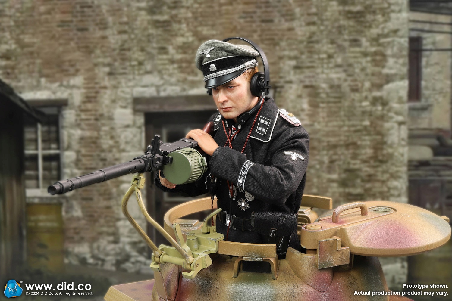 Panther Tank Diorama with MG34 - WWII German Panzer