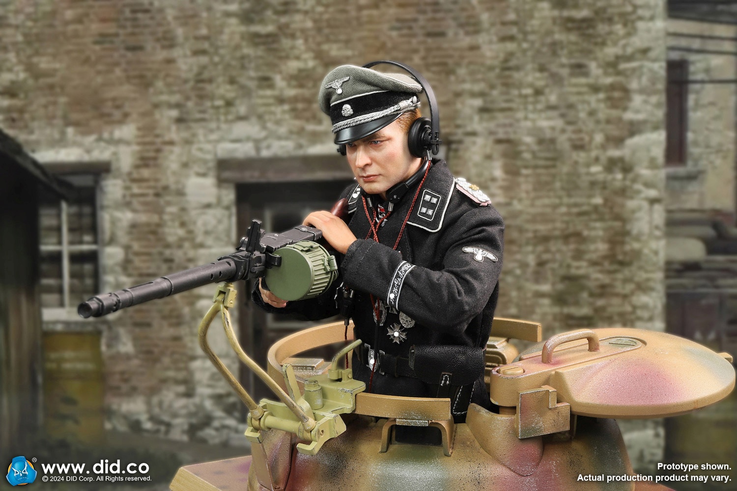 Panther Tank Diorama with MG34 - WWII German Panzer Panther Tank Diorama with MG34 - WWII German Panzer