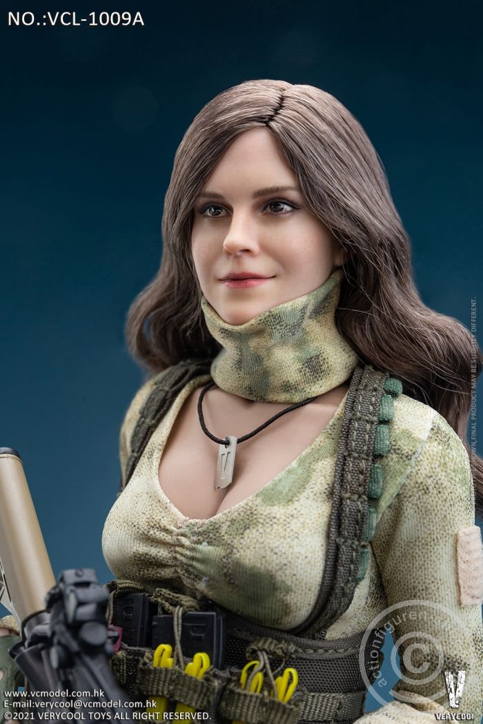 Emma - Brown curly Hair