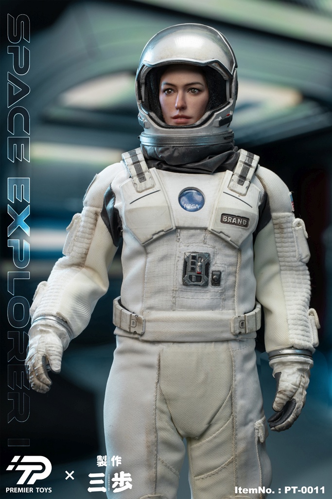 Female Interstellar Space Explorer - in 1/6 scale