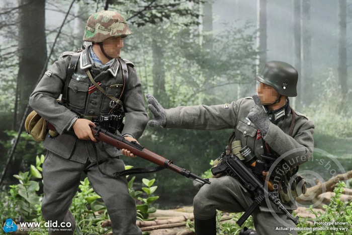 80159-16 Winter - WWII German Wehrmacht Infantry Oberleutnant