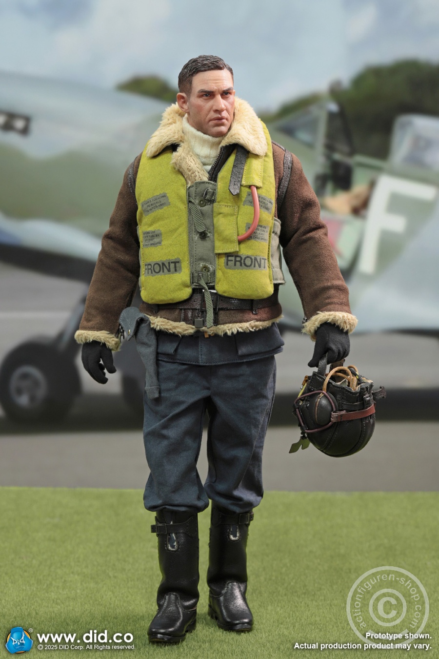 Tom - WWII British Pilot Squadron Leader - in 1/6 scale Tom - WWII British Pilot Squadron Leader - in 1/6 scale