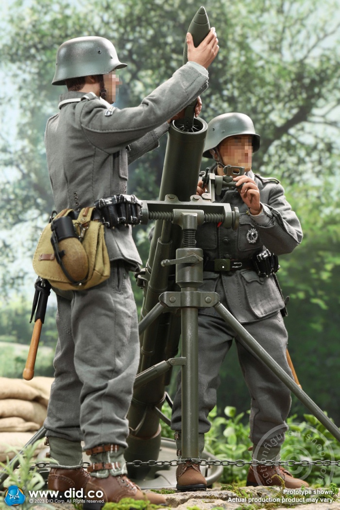 German 12cm Granatwerfer 42 mortar (green) - WW II German 12cm Granatwerfer 42 mortar (green) - WW II