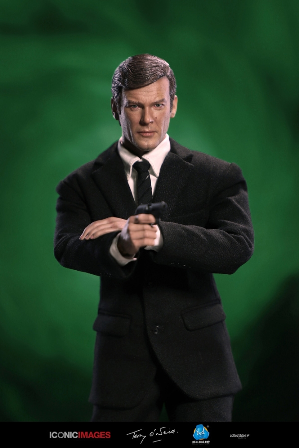 RM001a-20uxEQlx5P0TMUX Roger Moore - 007