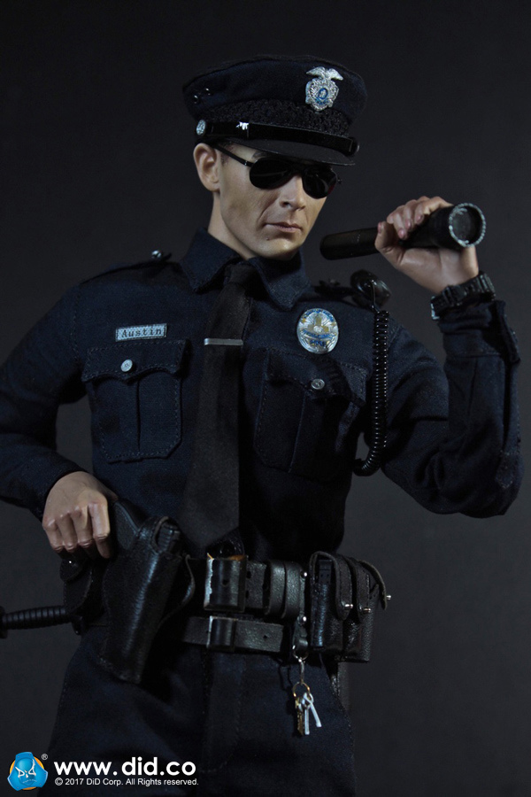 MA1009-12 LAPD Patrol - Officer Austin