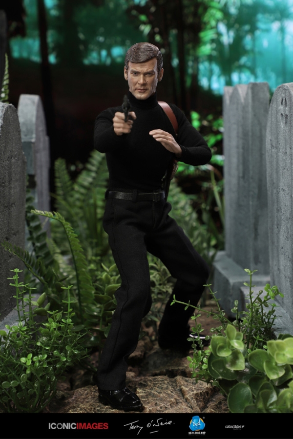 RM001a-14hc8N9fehcdh10 Roger Moore - 007
