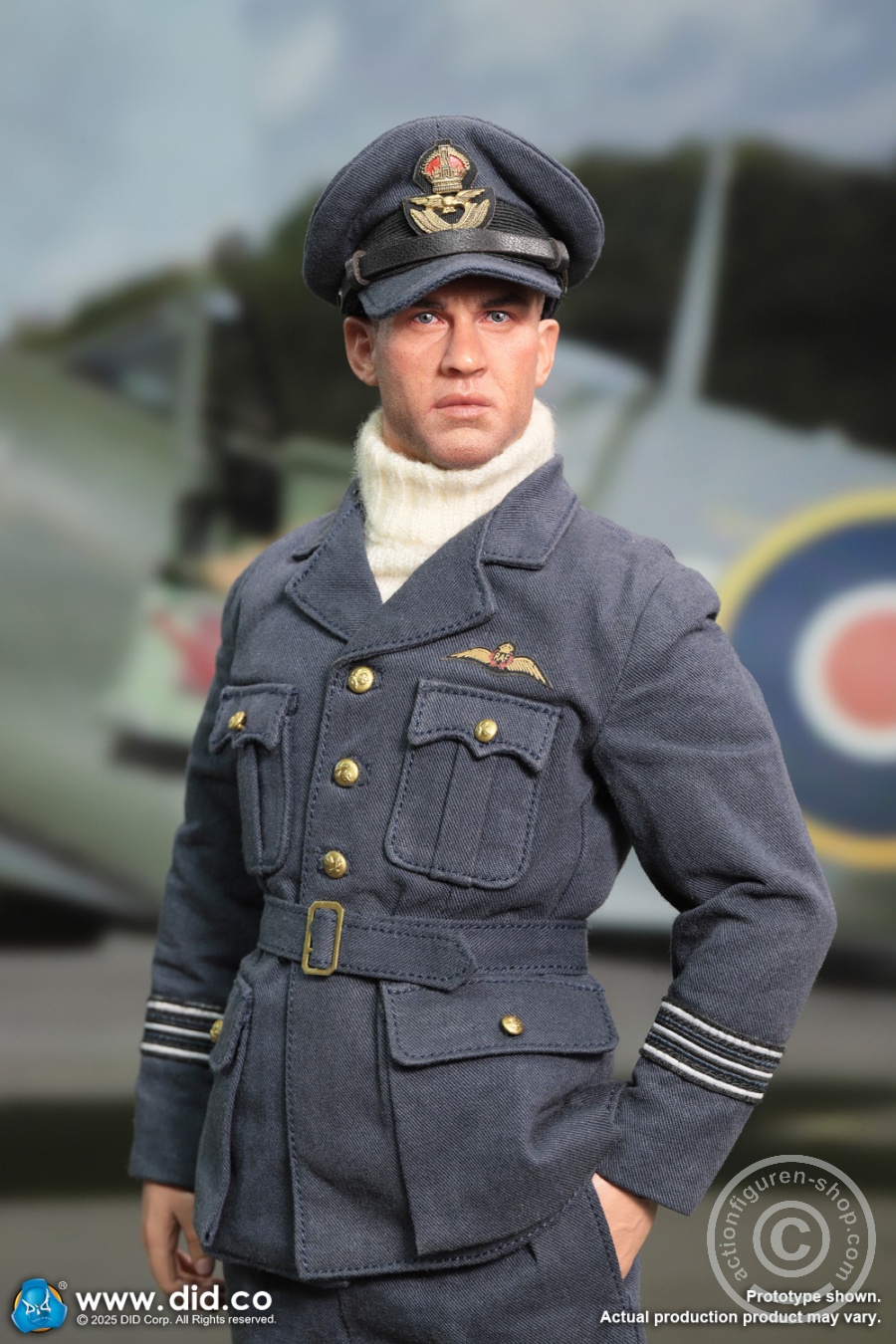 Tom - WWII British Pilot Squadron Leader - in 1/6 scale Tom - WWII British Pilot Squadron Leader - in 1/6 scale