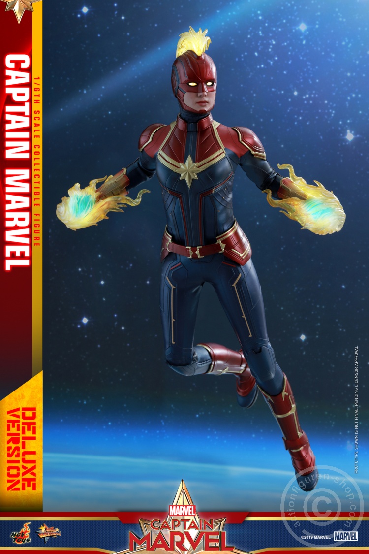 Captain Marvel (Deluxe Version)