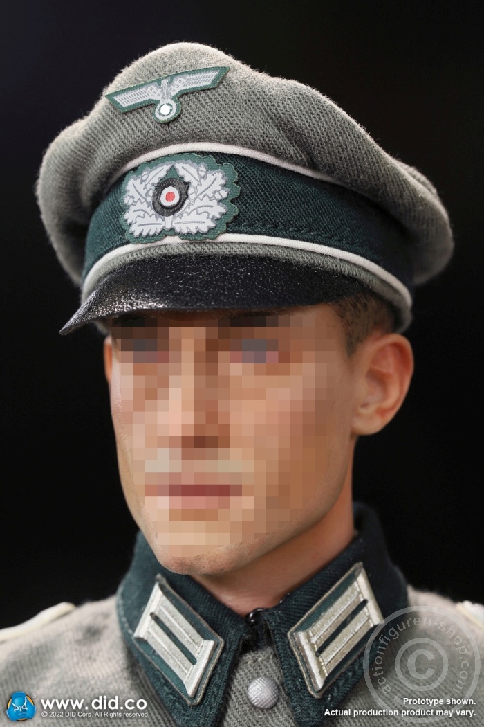 80159-08 Winter - WWII German Wehrmacht Infantry Oberleutnant