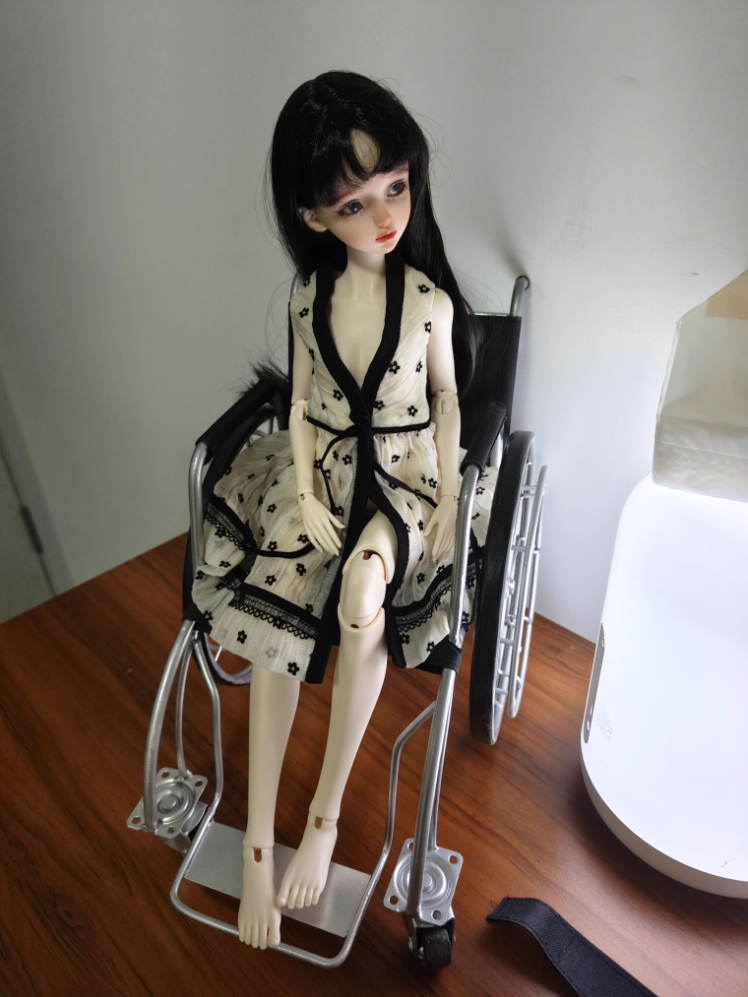 Wheelchair for SD/75cm Ball-jointed doll - white
