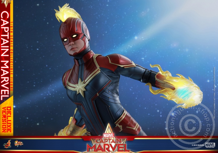 Captain Marvel (Deluxe Version)