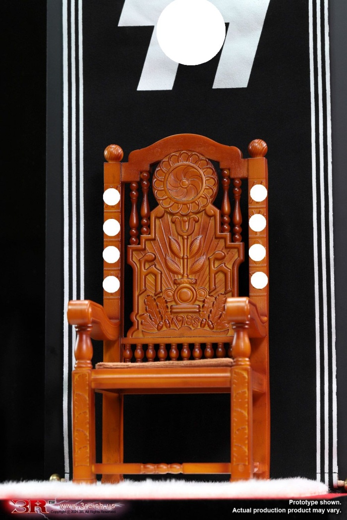 HL648-24 WWII - German Chair Diorama