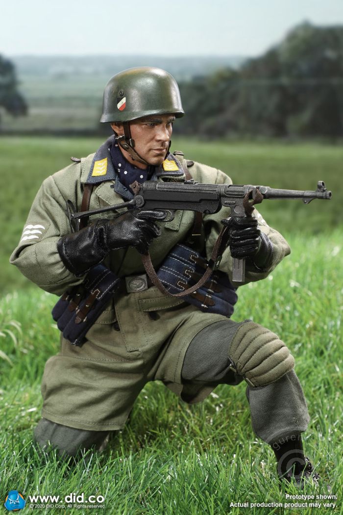 80146-12 German Para Helmet w/ cover - metal