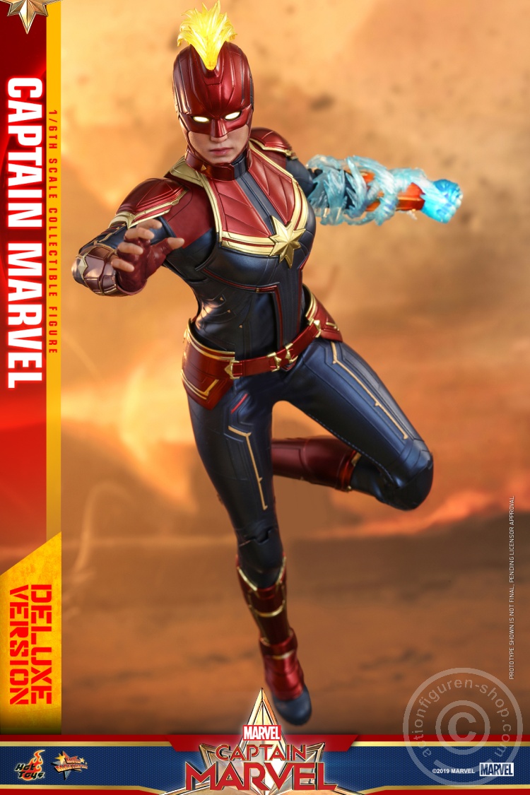 Captain Marvel (Deluxe Version)