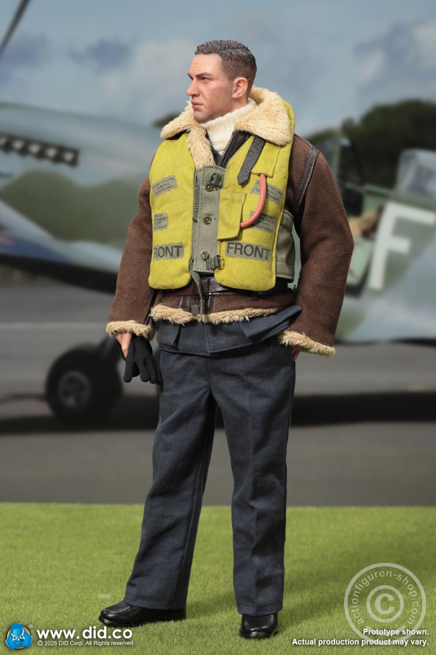 Tom - WWII British Pilot Squadron Leader - in 1/6 scale Tom - WWII British Pilot Squadron Leader - in 1/6 scale