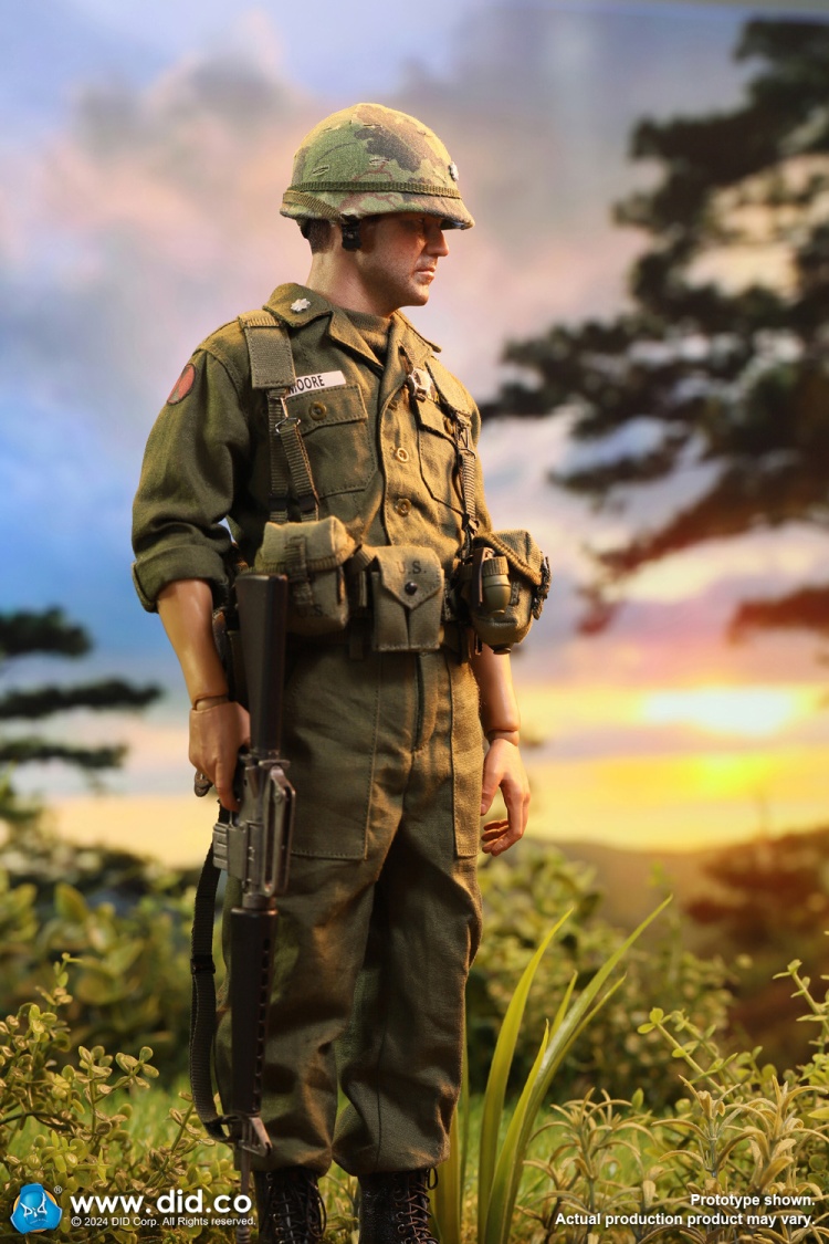 Lt. Col. Moore - Vietnam War U.S. Army Lt. Col. Moore - Vietnam War U.S. Army