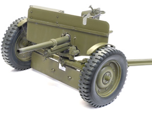 70680-01 Tom Hackett mit M3 37mm Anti Tank Gun