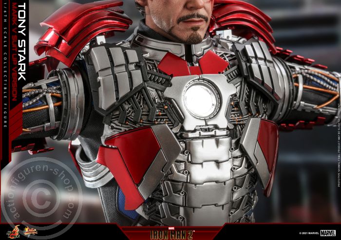 Iron Man 2 - Tony Stark (Mark V Suit up Version) - MMS599 Iron Man 2 - Tony Stark (Mark V Suit up Version) - MMS599