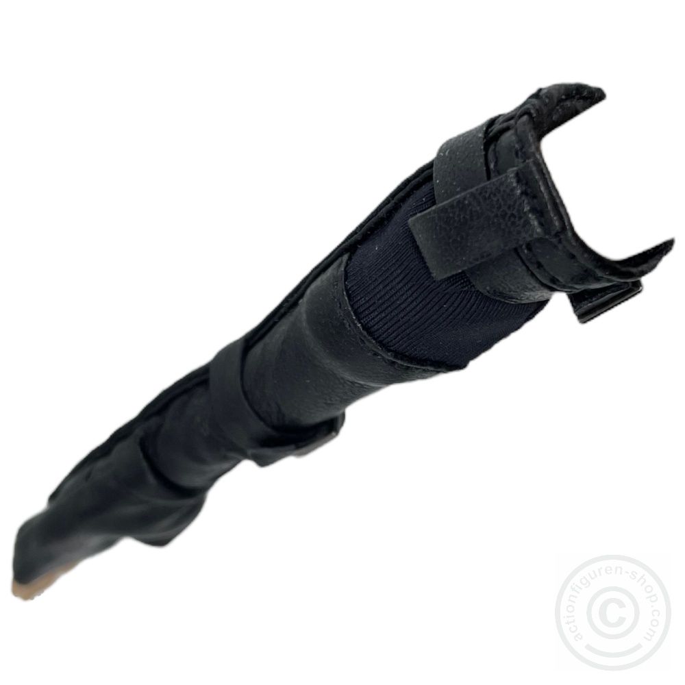 Leather Arm-Guards / Gauntlets - 1 pair - in 1/6 scale Leather Arm-Guards / Gauntlets - 1 pair - in 1/6 scale